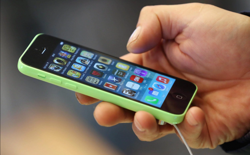 Старые iPhone лишились интернета и сервисов Apple: что с этим делать