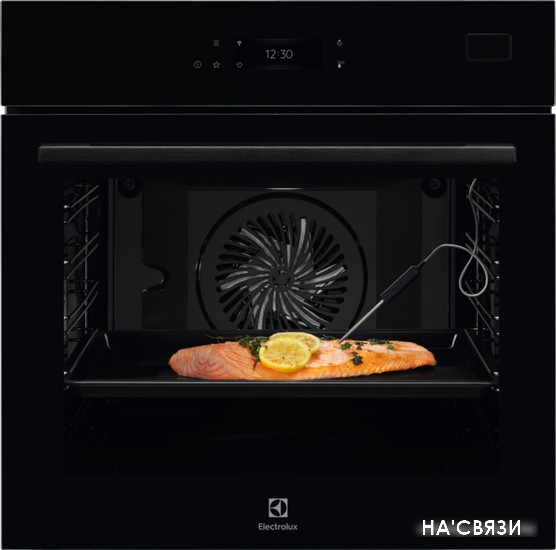 

Электрический духовой шкаф Electrolux SteamBoost 800 COB8S39WZ