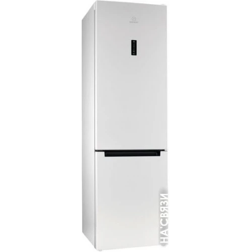 Холодильник Indesit DF 5200 W