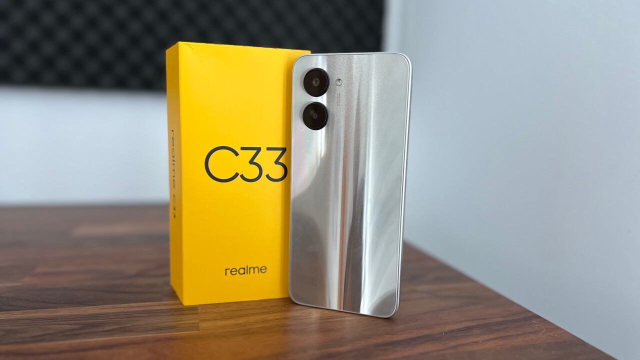 Телефон оснащен 6,50-дюймовым дисплеем с частотой обновления 60 Гц и разрешением 720x1600 пикселей (HD+). Realme C33 работает на базе восьмиядерного процессора Unisoc T612.