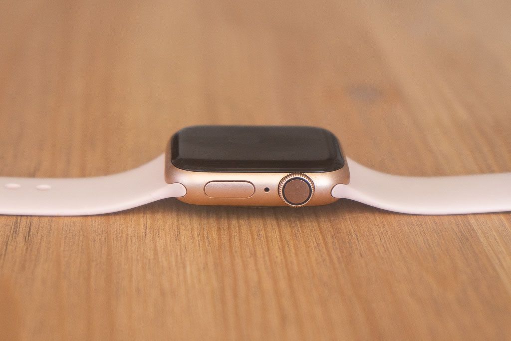 Фото часов Apple Watch Series 4