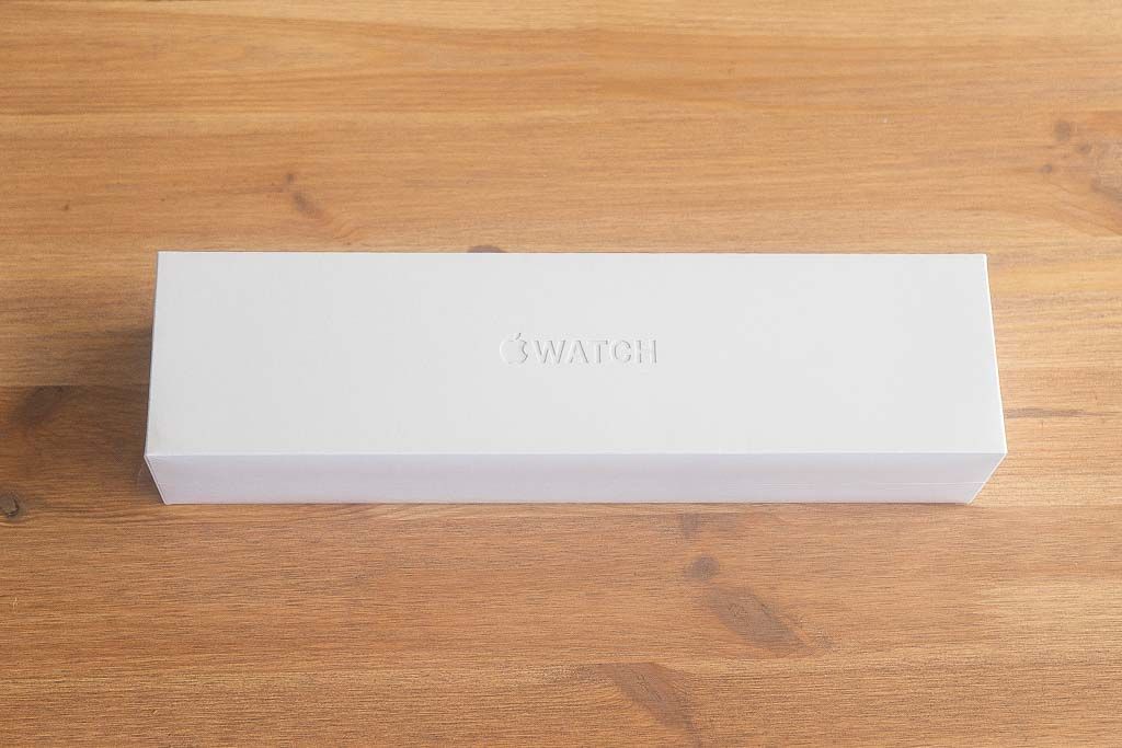 Фото коробки Apple Watch Series 4
