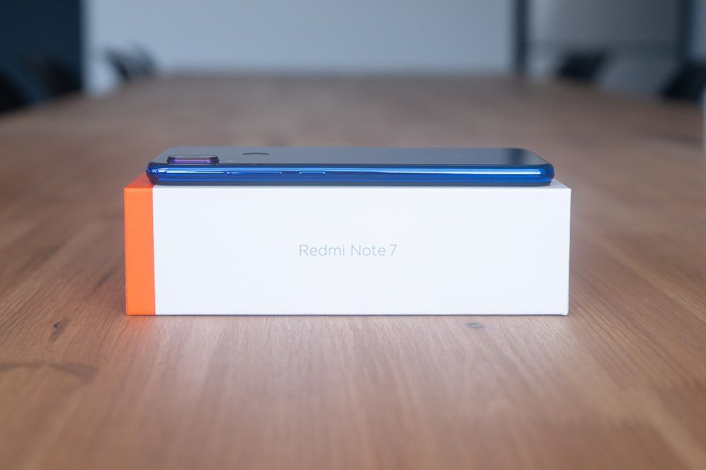 Фото смартфона Xiaomi Redmi Note 7