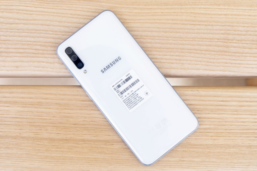 Фото смартфона Samsung Galaxy A50